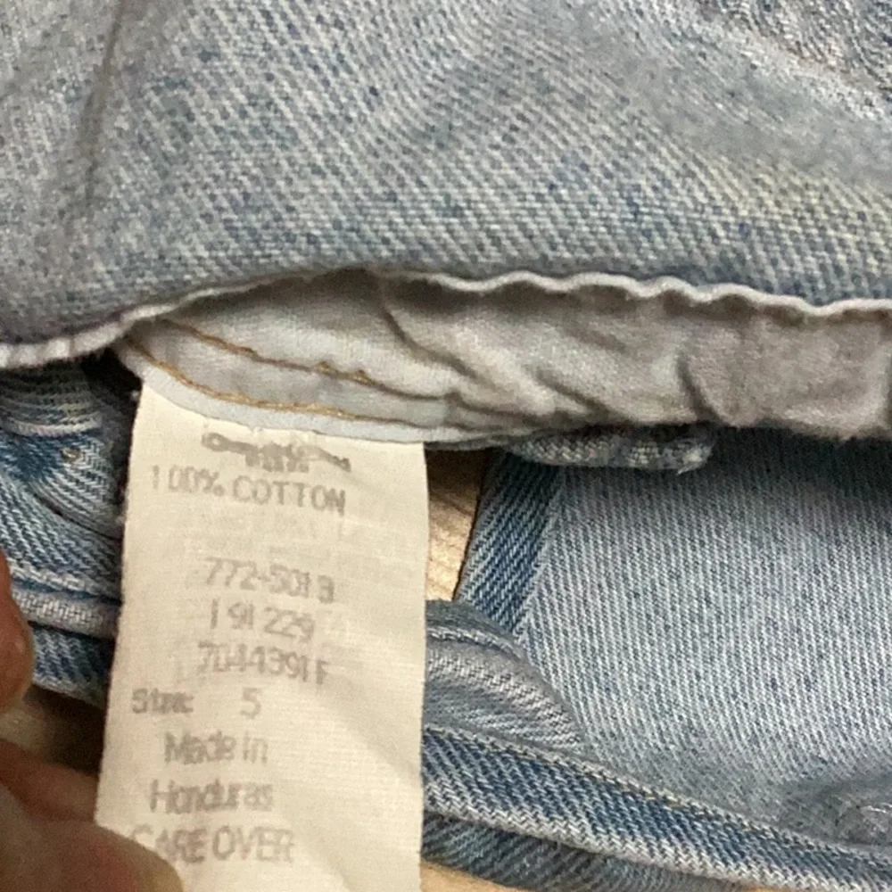 Vintage OshKosh B’Gosh Vestbak Light Wash Blue Denim Overall Jean Shorts Sz 5‎